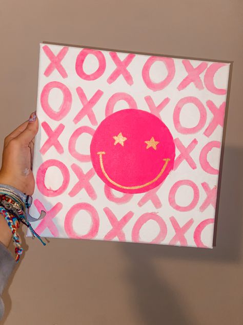 Cute smiley preppy painting☻︎ Preppy Room Painting Ideas, Cute Preppy Things To Paint, Preppy Painting Inspo Easy, Preppy Simple Paintings, Canvas Painting Ideas Smiley Face, Cute Preppy Paintings Easy, Preppy Painting For Room, Preppy Cute Drawings, Cute Trendy Paintings