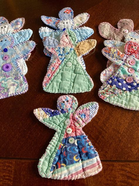 Quilt Angels Ornaments, Handkerchief Ornaments, Quilt Ornaments, Vintage Handkerchiefs Crafts, Quilt Crafts, Sewn Christmas Ornaments, Handkerchief Crafts, Scrap Fabric Crafts, Memory Crafts