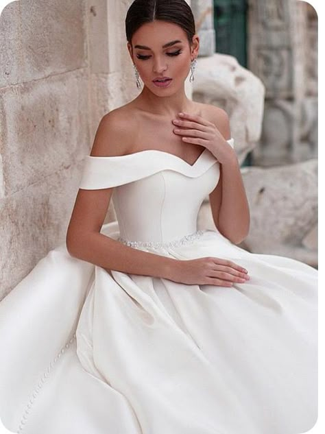 Wedding Dresses With Pockets, Off Shoulder Wedding Dress, Dresses With Pockets, Wedding Dress With Pockets, Pnina Tornai, Bridal Ball Gown, White Wedding Dress, Sweetheart Wedding Dress, Wedding Dresses Beaded