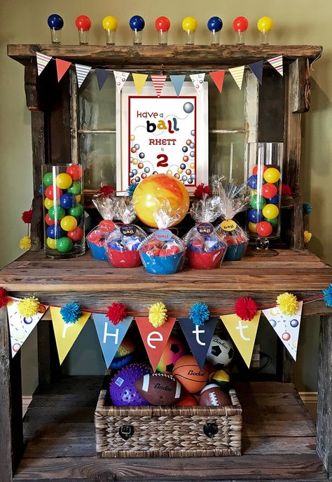 Sports Themed Party Favors, Rory Birthday, Ball Theme Birthday, Toddler Birthday Themes, Diy Birthday Party Favors, Party Favors Diy, Ball Birthday Party, Birthday Festivities, 2nd Birthday Party For Boys