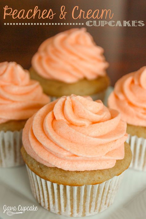 Peaches n' Cream Cupcakes | #recipe #peach #peachescream #cream #cupcakes #cakes #sweet #treat Mm Cupcakes, Frost Cupcakes, Peach Cupcakes, Cream Cupcakes, Cupcake Flavors, Think Food, Peaches Cream, Yummy Cupcakes, Dessert Cupcakes