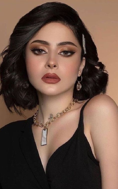 Masquerade Makeup, Perfect Nude Lipstick, Red Lip Makeup, Everyday Makeup Routine, Glossy Makeup, Cool Makeup Looks, Elegant Makeup, Dress Makeup, American Beauty