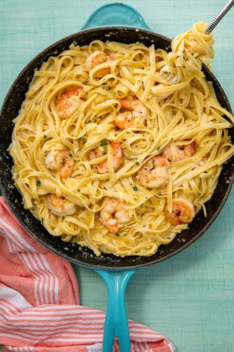 Thanksgiving Recipes Dessert Pies, Pasta And Shrimp, Easy Shrimp Pasta, Easy Skillet Dinner, Shrimp Fettuccine Alfredo, Shrimp Fettuccine, Pasta Recipes Alfredo, Shrimp Alfredo, Healthy Pasta