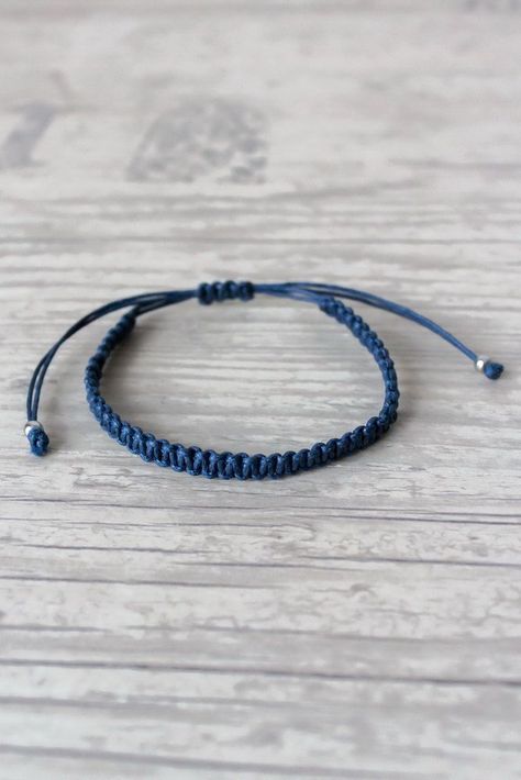 Diy Projects To Make And Sell, Chevron Friendship Bracelets, Bracelet Couples, Mens Bracelet Designs, Macrame Bracelet Diy, Jewelry Hippie, Bracelet Macrame, Couples Bracelet, Bracelet Couple