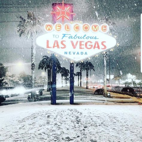 #lasvegas #snow #place #pictures #snowing Las Vegas Sign, Snow Images, Vegas Sign, Gambling Party, Las Vegas Shows, Gambling Quotes, Gambling Humor, The Weather Channel, Vegas Strip