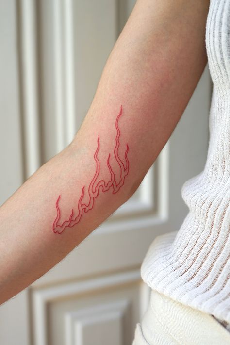 Fire Circle Tattoo, Red Lightning Tattoo, Flame Tattoo Design, Fang Tattoo, Flames Tattoo Design, Gap Filler Tattoo, Flame Tattoo, Lightning Tattoo, Fineline Tattoo