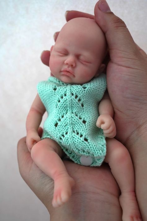 Reborn Silicone, Micro Preemie, Silicone Reborn Babies, Silicone Baby Dolls, Newborn Baby Dolls, Baby Care Tips, Silicone Dolls, Matryoshka Doll, Silicone Babies