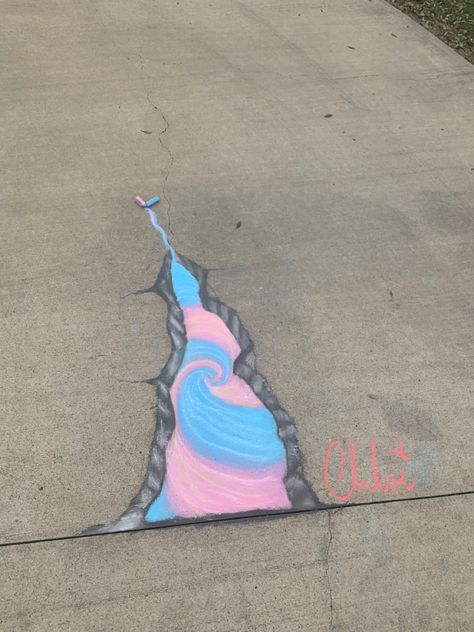 Things To Draw In Chalk, Chalk Coloring Ideas, Cute Chalk Doodles, Sidewalk Chart Art, Things To Chalk, Cute Chalk Art Ideas, Cool Chalk Art Ideas, Simple Chalk Art Ideas, Cute Side Walk Chalk Ideas