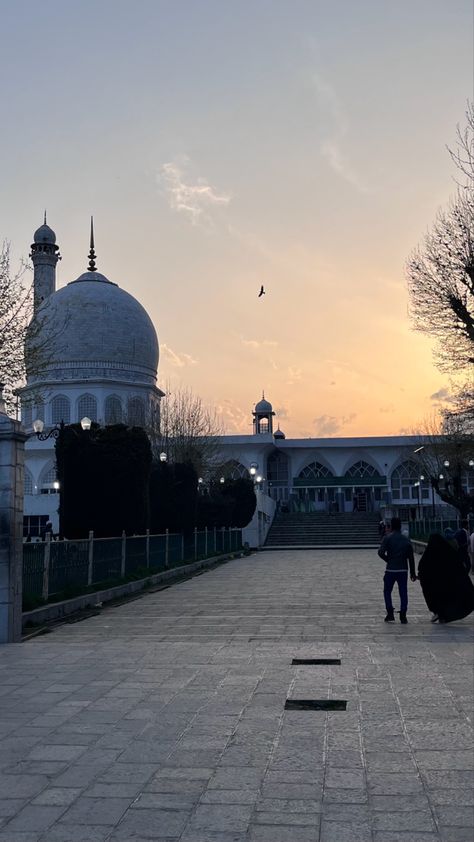 📍Hazratbal, Srinagar Hazratbal Srinagar, Cute French Words, Learn Quotes, Snap Aesthetic, Music Suggestions Instagram Story, Calligraphy Course, Letter Wallpaper, Hands Aesthetic, Travel Photoshoot