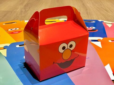 Sesame Street Favor Boxes, Elmo Party, Sesame Street Birthday, Street Party, Double Happiness, Paper Basket, Birthday Decoration, Candy Boxes, Treat Boxes