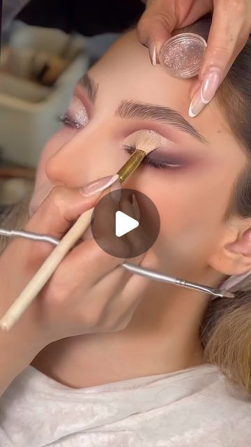 Trending Eye Makeup 2024, Artist Reels, Claudia Jessie, Bridal Makeup Videos, Video Viral, Inspiration Photography, Makeup Transformation, Asian Makeup, Makeup Videos