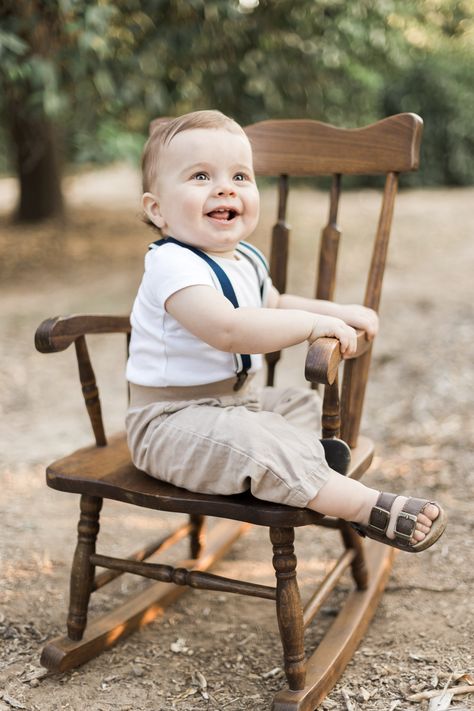 #one #oneyear #oneyearphotos #photography #professional   http://www.shannanleighphotography.com/blog Baby Rocking Chair Photography, November Pics, One Year Old Photoshoot, Chair Photoshoot, Toddler Rocking Chair, 2nd Birthday Photos, Chair Photography, Pumpkin Patch Pictures, One Year Pictures