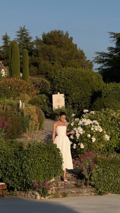 ☼ Danielle Copperman Sersoub ☾ | Some kind of wonderful 🤍 | Instagram White Garden Dress, Honeymoon France, Danielle Copperman, Some Kind Of Wonderful, Garden Photoshoot, Italy Honeymoon, Celtic Goddess, Dinner Outfit, Elegant Aesthetic