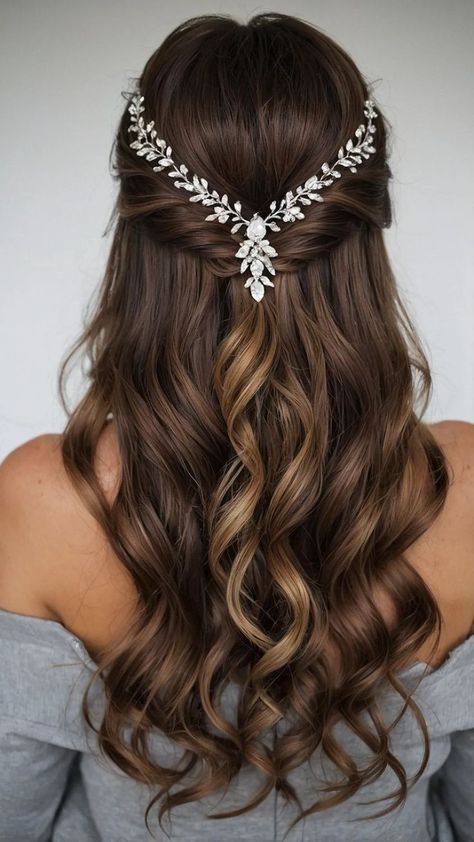 Bride Hairstyles With Flowers, Brown Wedding Hairstyles, Light Brown Hair Styles, Brown Hair Styles, Bridal Hair Half Up Half Down, Glamorous Wedding Hair, Event Hairstyles, Short Hair Bride, Down Wedding Hairstyles