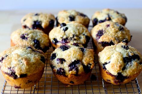 perfect blueberry muffins – smitten kitchen Perfect Blueberry Muffins, Muffins Blueberry, Berry Muffins, Muffin Recipes Blueberry, Muffin Bread, Smitten Kitchen, Blueberry Recipes, Blueberry Muffins, Breakfast Breads