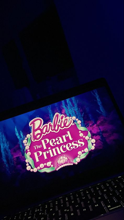 #barbie #barbiecore #barbiemovies #pearlprincess #ledlights #led #laptop #movienight Watching Barbie Movies Aesthetic, Barbie Movie Snap, Barbie Movie Night, Barbie Laptop, Usa Lifestyle, Cover Au, Pearl Princess, Birthday Friends, Fake Photos