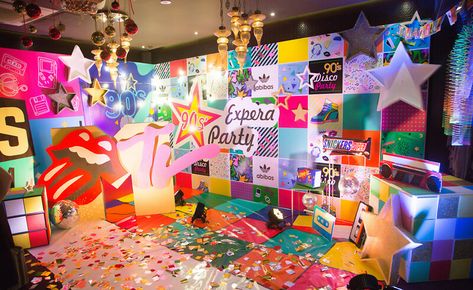 Y2k Event Decor, Retro Party Backdrop, Retro Photobooth Ideas, Retro Backdrop Ideas, 80s Stage Design, Disco Stage Design, Retro Stage Design, Retro Photobooth, 90s Backdrop