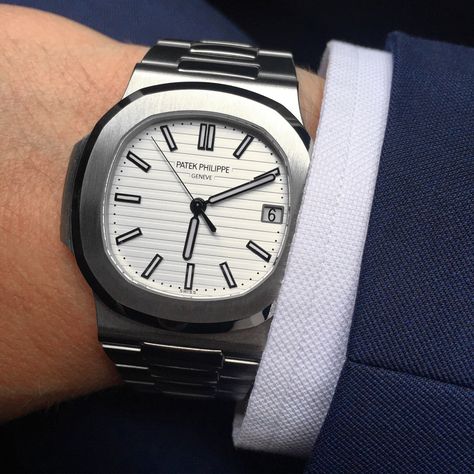 PROFESSIONAL WATCHES: REVIEW: My Grail is a "Garage Door" aka the Patek Philippe Nautilus white dial reference 5711 Stylish Watches Men, Audemars Piguet Watches, Patek Philippe Calatrava, White Dial Watch, Timeless Watches, Patek Philippe Watches, Patek Philippe Aquanaut, White Watch, Modern Watches