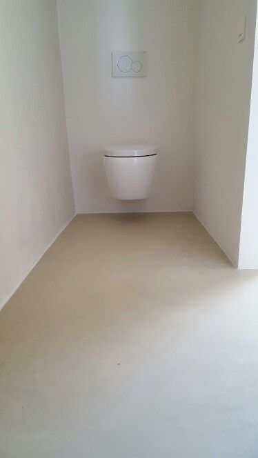 Cement Floor Bathroom, Micro Cement Bathroom, Cement Bathroom Floor, Micro Concrete, Cement House, Micro Cement, Cement Bathroom, Bathroom Color Schemes, Shower Walls