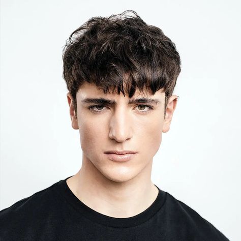 Fringe Haircut Men, Triangle Haircut, Mens Fringe Haircut, Middle Part Haircut, Messy Fringe, Man Bun Hairstyles, Textured Haircut, Widow's Peak, Haircut Men