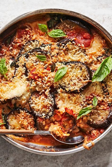 Eggplant Parm Recipe, Eggplant Recipes Healthy, Best Eggplant Recipe, Stuffed Vegetables, Eggplant Lasagna, Eggplant Parm, Italian Dinner Recipes, Bite Size Appetizers, Eggplant Dishes