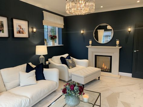 Blue Linen Couch, Shades Of Blue Living Room, Navy Sitting Room, Navy Walls Living Room, Blue Paint Living Room, Blue Living Room Color, Paint Living Room, Walls Living Room, Bold Living Room