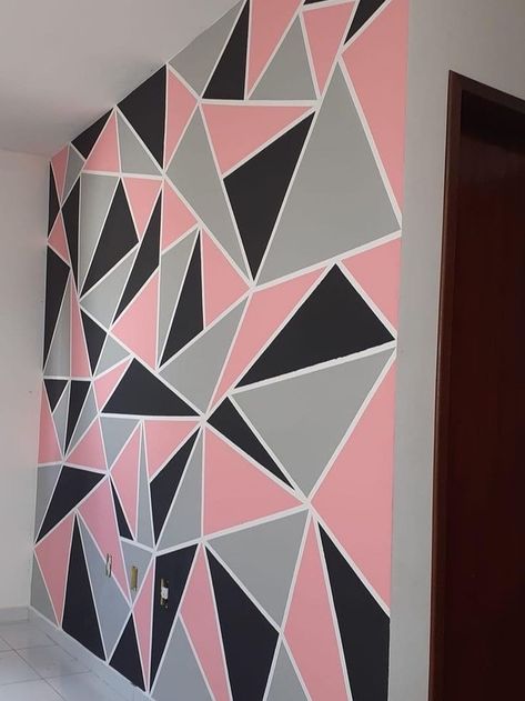 Papel de parede
Papel de parede quadriculado
Decoração para quarto Paint Room Ideas Bedrooms, Triangle Wall Design, Triangle Wall Paint, Ideas Para Pintar Paredes, Triangle Wall Decor, Bedroom Decor Master For Couples, Bad Room Design, Wall Color Combination, White Room Decor