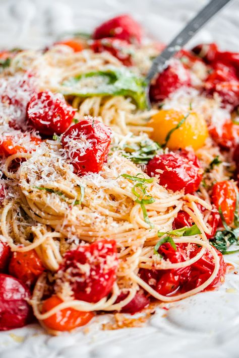 Pasta With Cherry Tomatoes, Roasted Tomato Pasta, Crispy Garlic, Hungry Girl, Tomato Recipes, Roasted Tomatoes, Parmesan Cheese, Bread Crumbs, Cherry Tomatoes