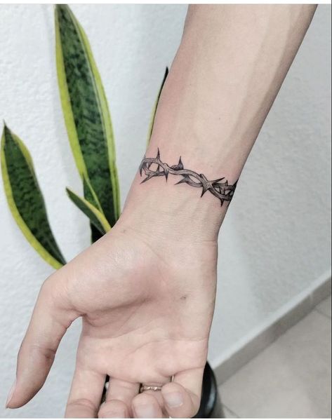 Barb Wire Bracelet Tattoo, Thorns Around Wrist Tattoo, Thorns Band Tattoo, Thorns Wrist Tattoo, Barbed Wire Band Tattoo, Barbwire Wrist Tattoo, Bro Tattoo Ideas, Thorn Arm Band Tattoo, Thorn And Rose Tattoo