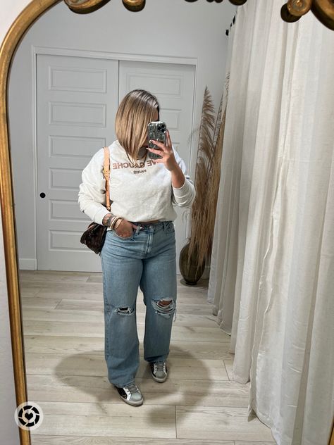 Casual OOTD      #MidsizeFashion #FashionForAllSizes #PlusSizeStyle #InclusiveFashion #CurvyFashion #MidsizeStyle #BodyPositiveFashion #FashionForEveryBody #SizeInclusiveStyle #MidsizeBlogger #FashionForCurves #RealWomenFashion Baggy Jeans Midsize, Plus Size Baggy Jeans Outfit, Jeans Midsize, Comfy Cozy Outfits, Laura Jade Stone, Baggy Jeans Outfit, Casual Ootd, 90s Baggy, Cozy Outfits