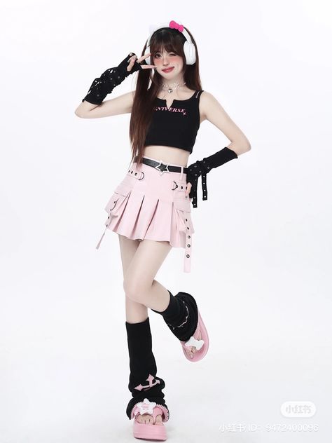 K Pop Idol Outfits Female, Pop Star Pose Reference, K Pop Poses, Popstar Aesthetic Outfits, Pop Star Pose, Kpop Poses Reference, Cute Full Body Poses, Pop Star Outfit Ideas, Kpop Idol Pose