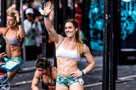 Crossfit Body Transformation, Brooke Wells, Crossfit Body, Fast Workouts, Crossfit Motivation, Crossfit Women, Crossfit Gym, 3d Studio, Crossfit Athletes