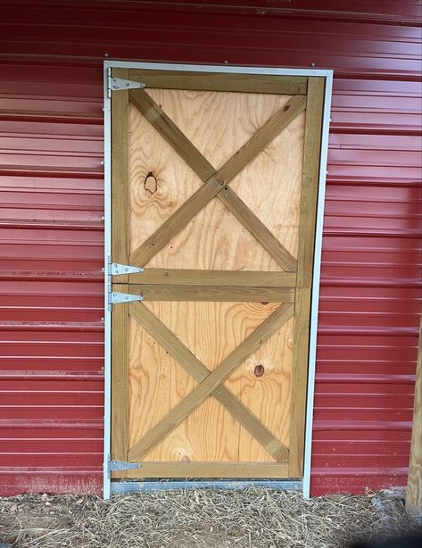 Dutch doors on a metal barn Dutch Barn Door, Horse Barn Doors, Barn Exterior, Barn Remodel, Dutch Doors, Barn Stalls, Horse Barn Designs, Barn Shop, Shed Home