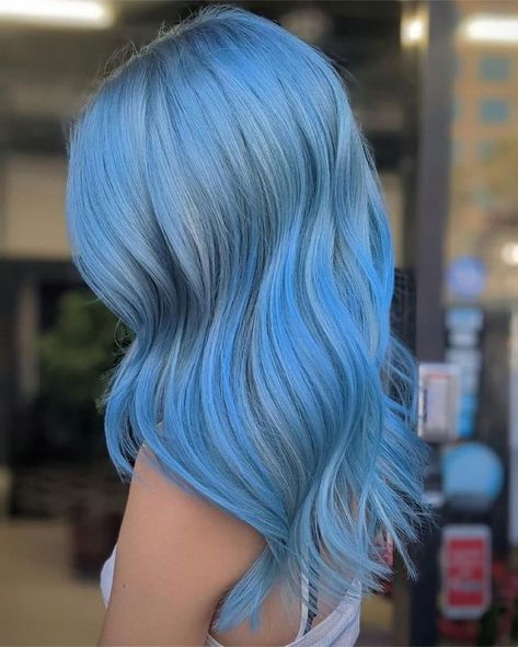 Baby Blue Hair Color, Medium Blue Hair, Powder Blue Hair, Baby Blue Hair, Pastel Blue Hair, Gradient Hair, Daisy Wallpaper, Short Hair Color, Hair Color Blue