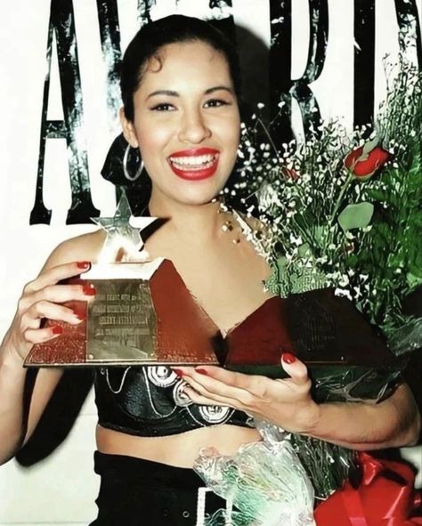 Selena Boutique, Suzette Quintanilla, Singer Fashion, Selena Q, Tejano Music, Billboard Magazine, Faye Dunaway, Selena Quintanilla Perez, Don Juan