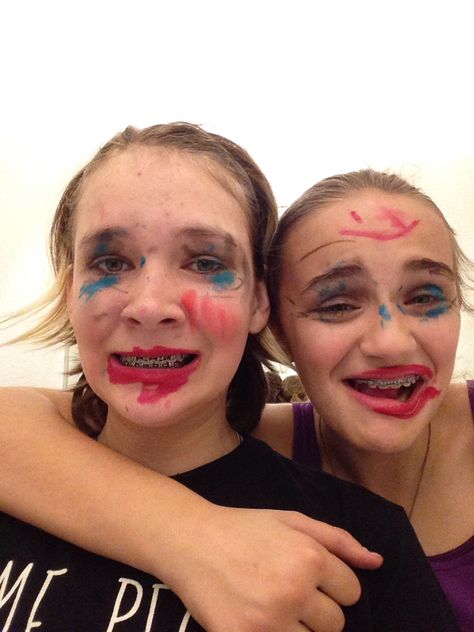 Me and my friend (@LillyWolf3 ) tried to do the blind makeup challenge. Sleepover Makeup, Doing Each Other Makeup, Doing Friends Makeup, Friends Doing Makeup Together, Blind Makeup Challenge, Blindfolded Makeup Challenge, Challenged To Do With Friends, Makeup Humor, Challenges To Do