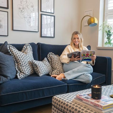 Cushions For A Blue Sofa, Blue Velvet Sofa With Cushions, Navy Sofa Neutral Living Room, Velvet Sofa Navy, Blue Velvet Pillows On Couch, Velvet Navy Sofa, Blue Velvet Sofa Styling, Navy Blue Couch Aesthetic, Navy Couch Styling