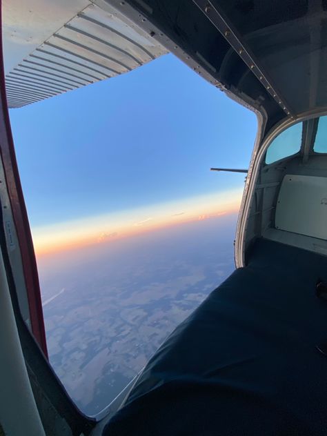 Sunset, plane Skydive Aesthetic, Sky Diving Aesthetic, Skydiving Aesthetic, 2024 Scrapbook, Wanderlust Aesthetic, Best Airplane, Sky Diving, Instagram Party, Skydiving