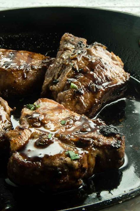 Baked Lamb Recipes, Pan Seared Lamb Chops, Greek Style Lamb, Seared Lamb Chops, Lamb Chops Pan Seared, Crostini Toppings, Lamb Stew Recipes, Lamb Loin Chops, Lamb Dinner