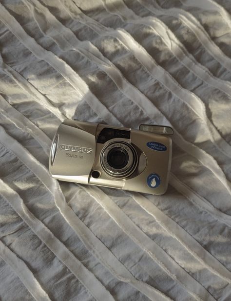 Film Camera Olympus, Olympus Film Camera Aesthetic, Olympus Camera Aesthetic, 35 Mm Camera, 35 Mm Film Camera, Vintage Film Camera Aesthetic, Olympus Film Camera, Olympus Aesthetic, Olympus Camera Photography