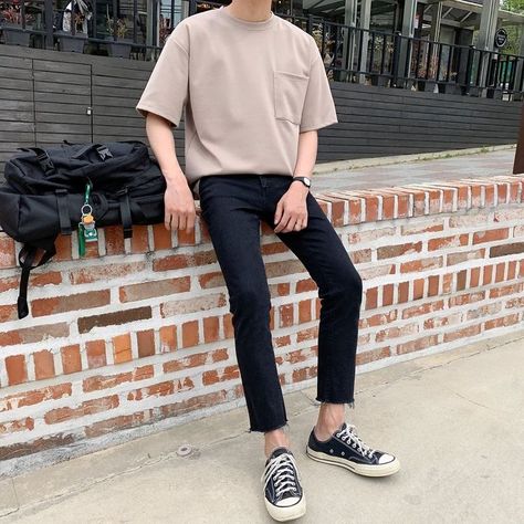 💌@JooniesStarChild Korean Street Fashion Men, Kpop Fashion Men, Korean Mens Fashion, Asian Men Fashion, Minimalist Fashion Men, Korean Casual Outfits, Mens Trendy Outfits, Mens Fashion Streetwear, Korean Casual