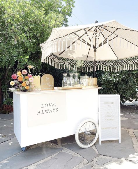 Roda Gerobak, Wedding Australia, Balcon Mic, Gerobak Dorong, Snack Cart, Cart Design, Drink Cart, Food Cart Design, Ice Cream Cart