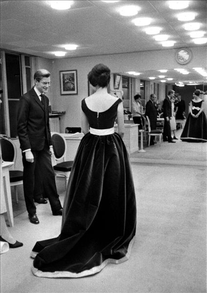 Farah Diba (future Empress of Iran) and Yves Saint Laurent, Paris, 1950s. Farah Pahlavi Dresses, Farah Diba Dresses, Farah Diba Style, Farah Pahlavi Style, Mohamed Reza Pahlavi, Persian Aesthetic, Empress Farah, Farah Pahlavi, Pahlavi Dynasty