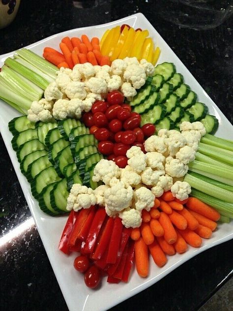 Veggie Tray Arrangements, Vegetable Dip Platter, Ideas For Veggie Trays, Veggie Platters Ideas Trays, Party Food Arrangement Ideas, Vegetable Platter Ideas Parties, Wedding Veggie Tray, Veggie Tray Ideas Parties, Vegetable Trays Ideas Parties