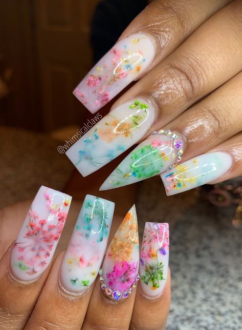 Milk Bath Nails With Flowers, Capsulated Flowers Acrylic Nails, Milk Nails With Flowers, Flower Milk Bath Nails, Milk Bath Nails Short, Incapcilated Flower Nails, Milkbath Nails With Flowers, Milk Bath Nails Flowers, Milk Flower Nails