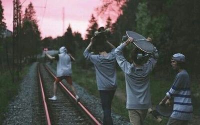 Pinterest; camillelumbert Jairzinho, Grunge Photography, Teenage Dream, The Train, Grunge Aesthetic, Friend Pictures, Aesthetic Photo, Summer Aesthetic