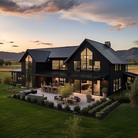 Black Modern Farmhouse, Home Designs Exterior, Barn House Design, Barn Style House Plans, Dream Life House, Casa Country, Gorgeous Houses, Casa Vintage, Inspire Me Home Decor