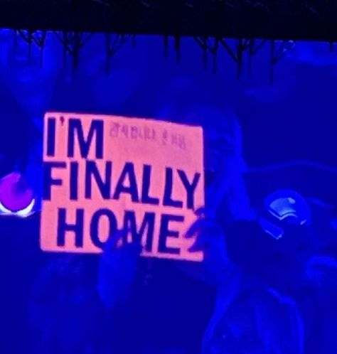 Concert Signs To Get Noticed, Kpop Concert Poster Ideas, Concert Sign Ideas, Concert Signs Ideas, Concert Posters Ideas Fan, Concert Banner, Coldplay Poster, John Mayer Concert, Enhypen Concert