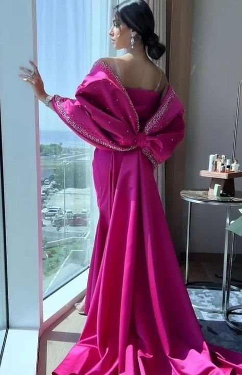 Dubai Party, Fancy Dresses Long, Dress Women Elegant, Beaded Prom Dress, Stylish Party Dresses, فستان سهرة, Stylish Dress Designs, Formal Dresses For Women, Glam Dresses