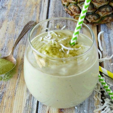 Step up your smoothie goodness with this delicious Coconut Matcha Smoothie! It's no secret that I love coconut anything, seriously anything but when you add it to a smoothie it's simply divine. Then combine that with some pineapple, avocado (hold judgement you will love it just wait) and the benefits of Matcha powder you will have one seriously nutritionally packed delicious smoothie! #coconut #smoothies #matcha #avocado #recipe Benefits Of Matcha Powder, Matcha Powder Benefits, Matcha Smoothie Recipe, Smoothie Coconut, Coconut Matcha, Benefits Of Matcha, Matcha Coconut, Avocado Recipe, Matcha Smoothie